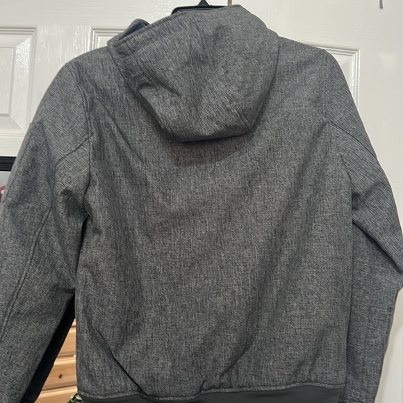 NWOT Tommy Hilfiger soft shell active filled bomber jacket - Picture 5 of 6